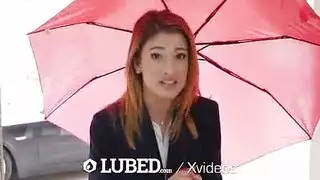 انه يحصل فقط صاحب الديك في مهبل له مع مواد التشحيم