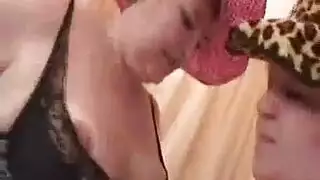 غريب مثليه الجدات الحب مص الديوك الصلب وعصي الوحل