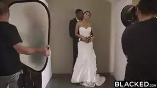 عروس ترضع زب زوجها الاسود الضخم و هي ساخنة