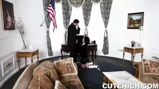 على ثدييها أريد القذف في كل مرة