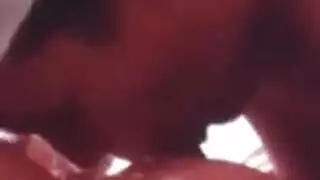 زوجة شقراء مفلس تمتص وتغمر.