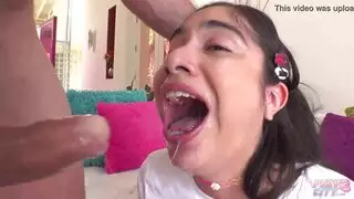 كبير على افتراض بعمق من قبل ديك XXX Latina كبير