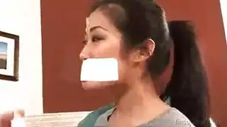 سندريلا ملزمة صديقة مع عصا سخيف كبيرة.