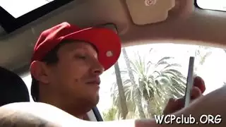 امرأة ناضجة حاولها رجل أسود