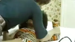 أريد أن أعضك مثل حيوان بري