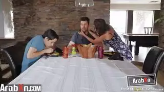 المراهق الصغير ينيك ام صديقه الشرموطة كس مترجم