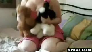 قحبة خصها زب كبير و تحب تنيك ملور و حاكمة حبة خيار