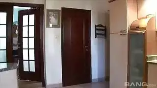 اجمل سكس محارم مع ابي الذي كان يبادلني النظرات