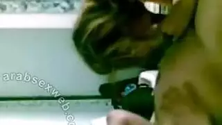 مصري زانق مزه مخليها تمصله وتقعد علي زبه