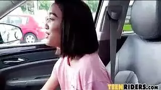 أريا سكاي ولولا فوكس تبادل الرجل.