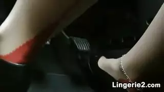 امرأة سمراء مع تلك الثدي شعر سوبر