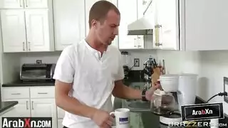 الام الممحنة و الطالب المحروم كس مترجم