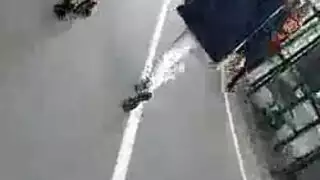 لطيفة الحمار جنيفر هو التعامل مع قطب اللحوم يعني