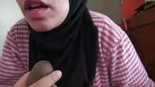 الحمار الكبيرة جبهة مورو المصرية تريد ممارسة الجنس مع الرجال السود