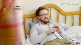 زوجة أبي المنحرفة تصفعني