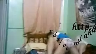 جايبة عيل قد ولادها ينيكها في بيتها