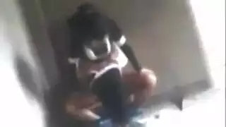 صاحبها دخل زبه في طيزها بالعافيه وصوتت من الوجع