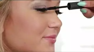قبلت كلوي وخبطت من قبل رجلها