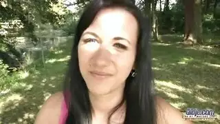 فتاة يحويها الرجل الاكبر سنا و يأكلها لبن الزب الدافئ