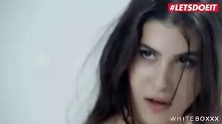 المهبل صغير مارس الجنس بشكل جيد في كس