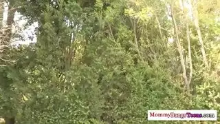 يضاجع الرجل والدته وابنته