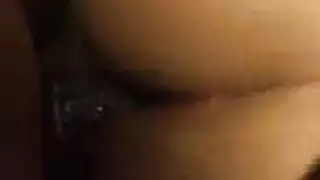 الرجل الأسود ضخه من قبل الرجل العجوز.