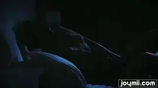 تريد الطبيب الشققي الحسي أن تفعل كل شيء لمرضاها ، لأنها وظيفتها