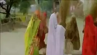 في نهاية المطاف مفلس لوازا أسفل على طاولة البلياردو