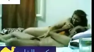 مصرية هايجة تركب علي زبر الراجل وتتناك بقوة نار