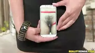 بعد تقبيل كس مشعر التي يعطيها المزيد من الحيوانات المنوية