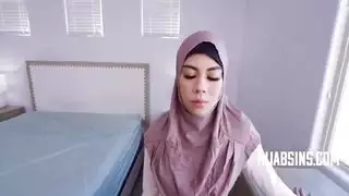 مراهق تحت الحجاب ميلا ماري
