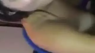 شرموطة نازلة مص ونيك ودعك مع عشيقها