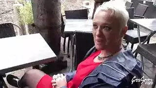 ميلف فرنسية تتناك من مراهق في عمر أولادها