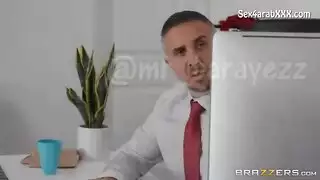 سكس مترجم - إعجاب الموظفة الموقتة