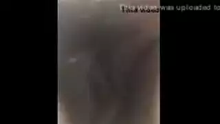 محب ترانزيستور اللعب على حلبة الرقص.