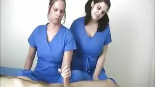 الممرضات مثيرات استخراج كمية رائعة من السائل المنوي