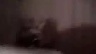 غريب باريس راكع وتمتص ديك جارتها لأنها تعرف كيف ترضيه