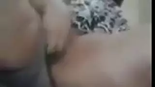 منقبه مومس بتنيك كسها وتكيفه بمزاج رايق وعالى اوى اوى