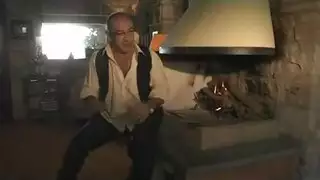 أتأكد من أنها لا تمارس الجنس