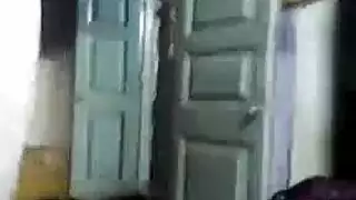 امرأة عجوز مغرية تحصل مارس الجنس على الشرفة