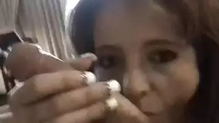 فتاة عربية تمتص ديك المغربي أنبوب الإباحية الحرة