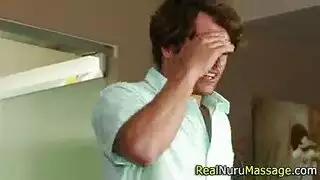 بعد مغادرة تدليك وضع الشاب نظيره الاميركي ديك في كس
