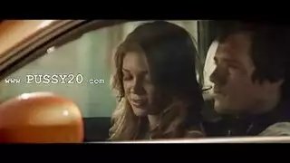 امرأة سمراء الجمال الرجيج على مدرب المواهب لها.