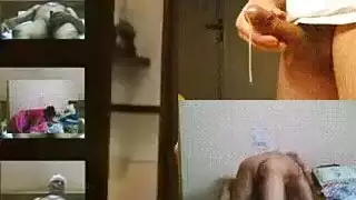 هل يمارس الجنس معها؟ انها محظوظة.