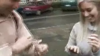 مثير الفراخ الشباب بالإصبع
