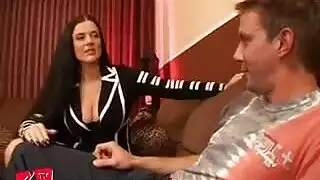 مثليات الشباب هم أول حارس وفرشاة أفضل متعة