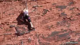 ميلف جامده بتمص الزبر وتدلعه علشان يكيفها