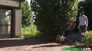 صغيرتي أصلع الرجل مستقيم سخيف أسفل رجل تومنيس.