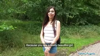 إذا كنت تعطي المال لها سوف تمتص ديك كما تشاء