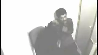موظفة لابسة خمار تقعد على زبر زميلها ويفرش لها